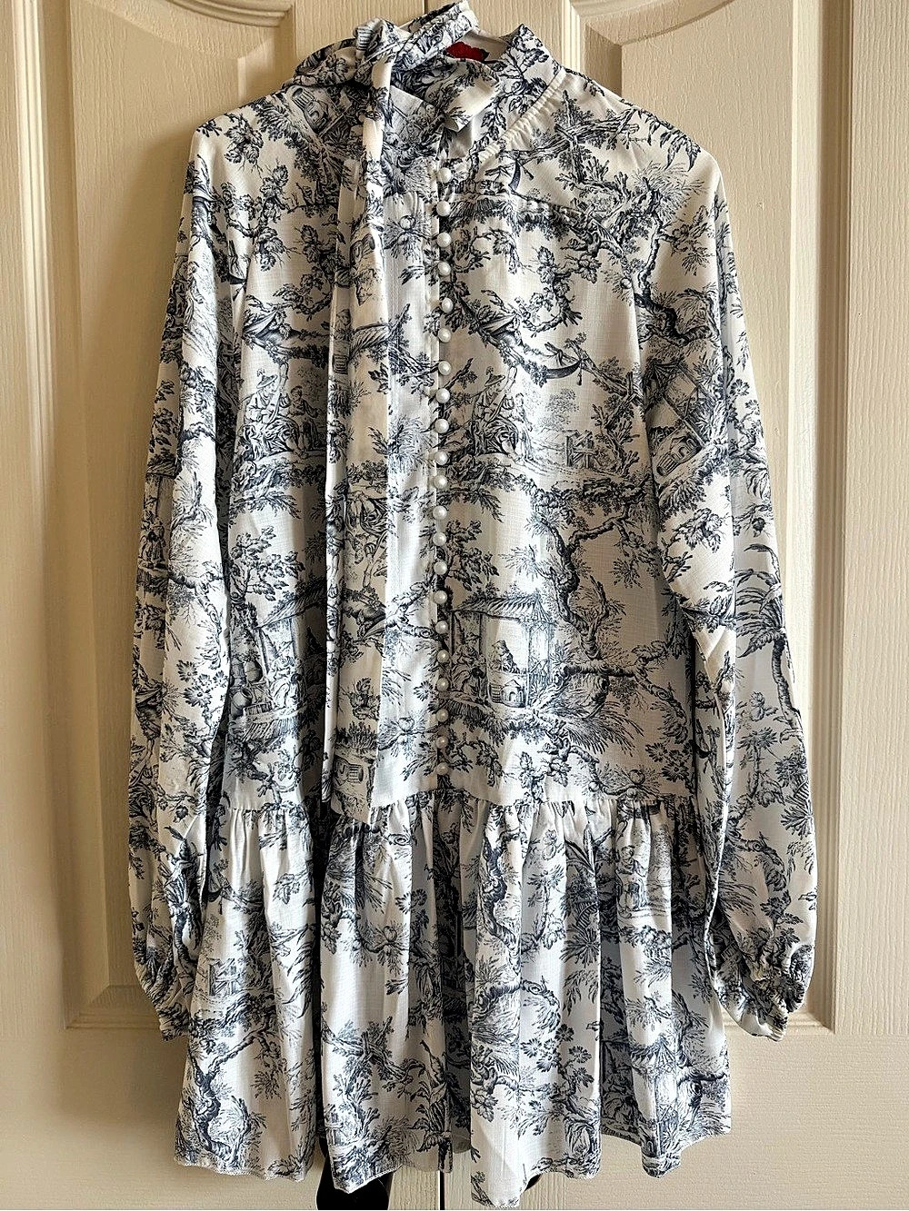 New Without Tag Endless Moon Floral Dress in White & Blue SMALL